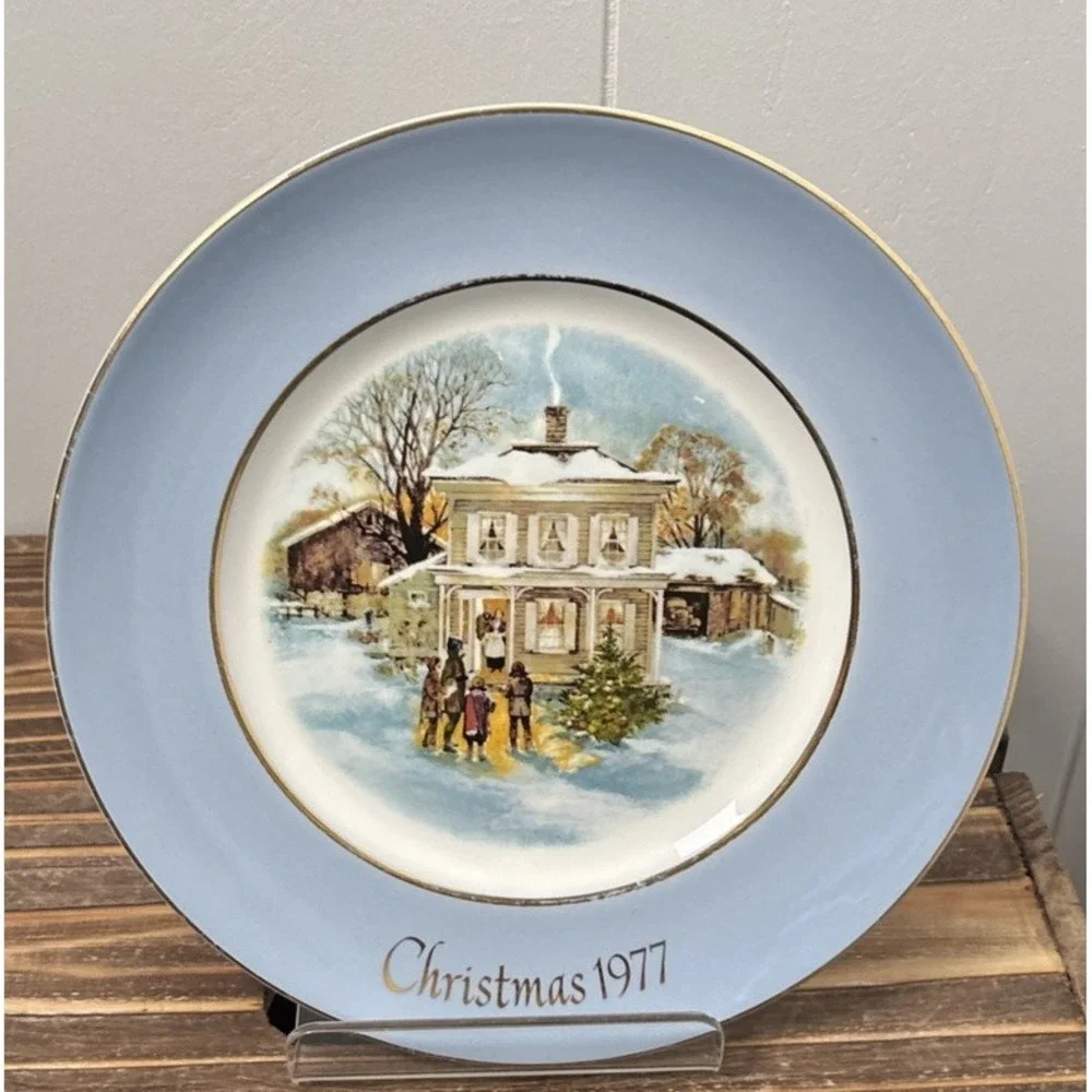 VTG Avon Christmas Plate 1977 